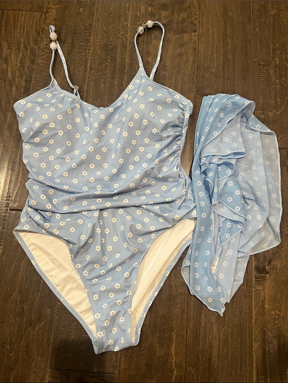 Betsy Johnson Women’s One Piece Swimsuit & Sarong - Picture 1 of 8